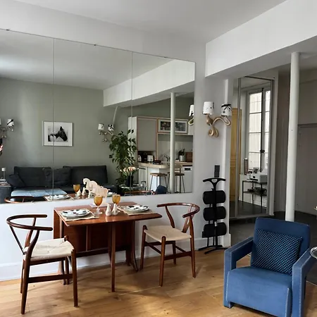 Appartamento Marais Beaux Volumes Et Clarte