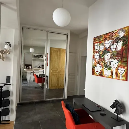 Appartamento Marais Beaux Volumes Et Clarte
